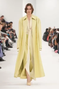 look Givenchy jaune tendance mode 2023